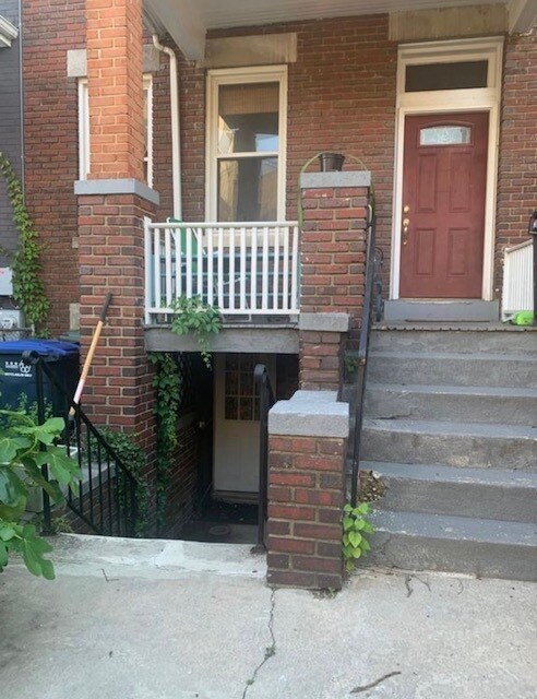 Building Photo - 1446 Oak St NW