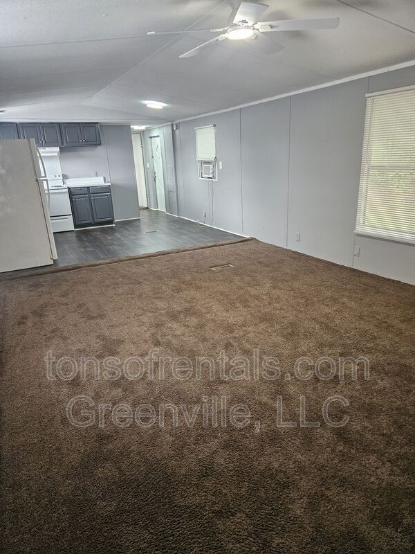 Building Photo - 301 True Temper Rd