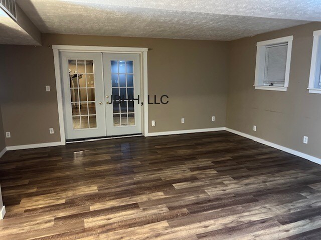 Living Space - 3207 N Peoria Ave
