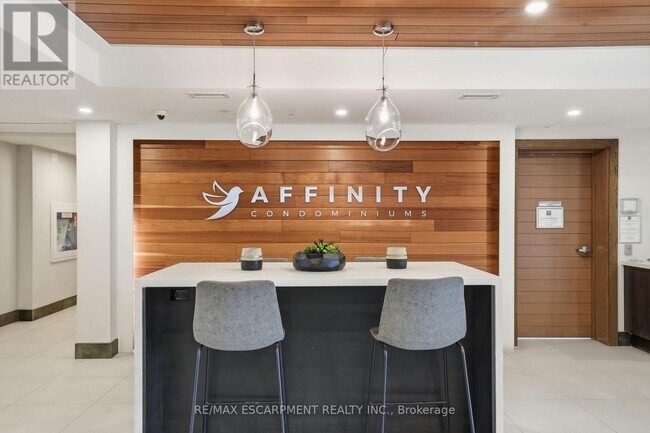 Photo du bâtiment - 320 Plains Rd E