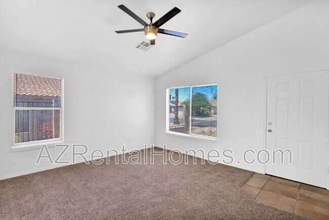 Building Photo - 987 E Santa Cruz Ln