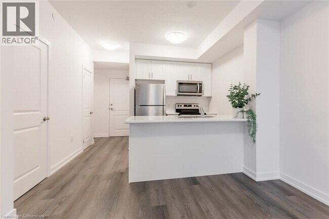 Photo du bâtiment - 5055 Greenlane Rd