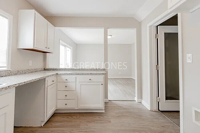 Foto del edificio - 1307 Nichol Ave