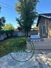 Building Photo - 1835 N Division St