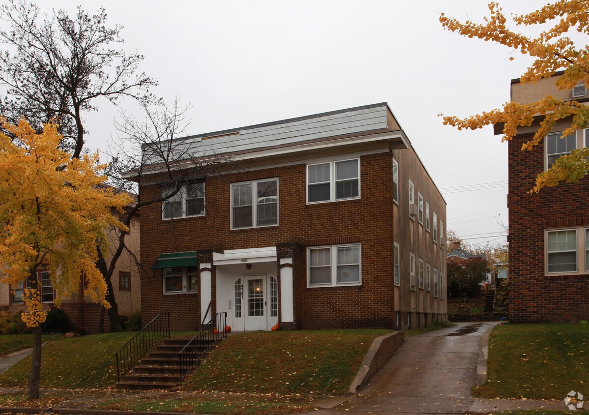 Building Photo - 4741 Grand Ave