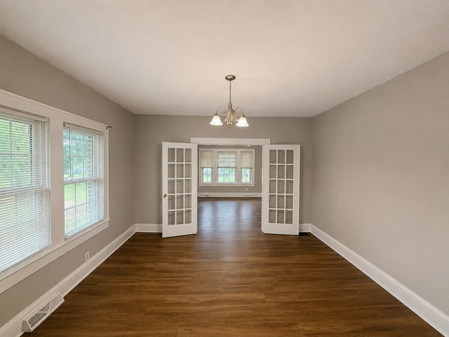 Building Photo - 3 bedroom, 1 bath house in Burlington