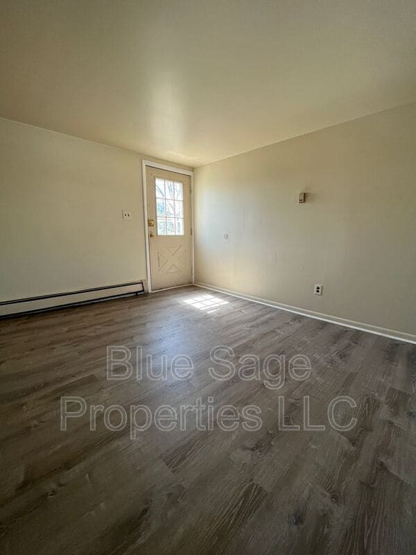 Building Photo - 1010 Yates Ave