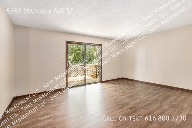 Foto del edificio - 5786 Madison Ave SE