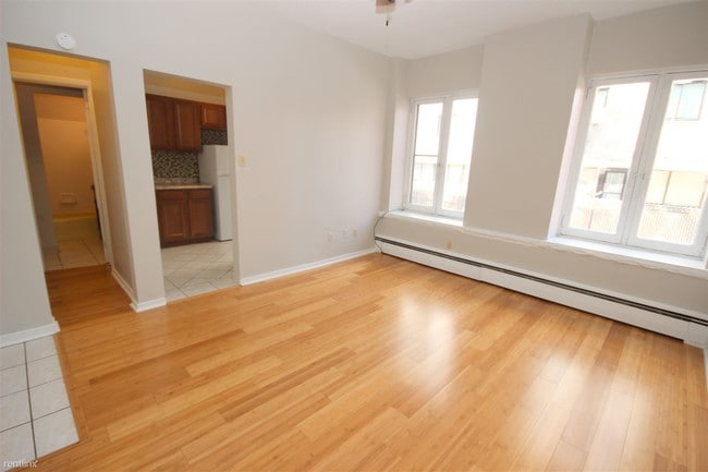 Building Photo - 341 S Highland Ave