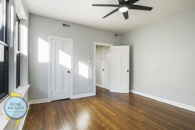 Building Photo - 1020 E Hyde Park Blvd