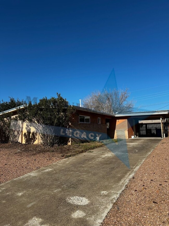 Building Photo - 1055 Wofford Dr