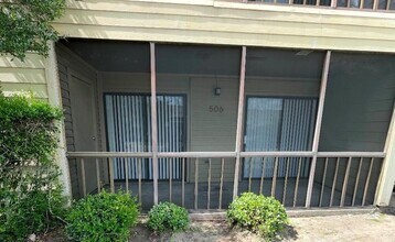 Building Photo - 10110 Forum W Dr
