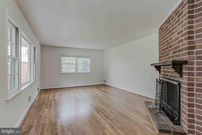 Foto del edificio - 9703 Stoneham Terrace