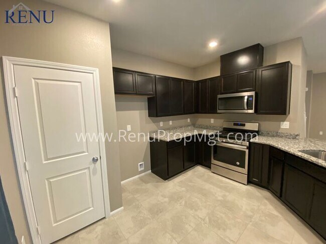 Foto del edificio - Now Avialable