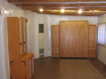 Building Photo - 607 1/2 Old Santa Fe Trail