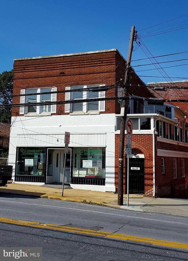 Building Photo - 1210 N Main St