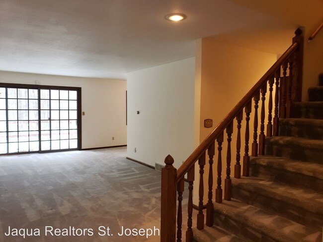 Foto del edificio - 3 br, 2.5 bath House - 60728 46th Avenue