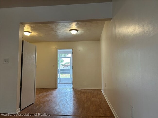 Foto del edificio - 4926 Salmon Dr