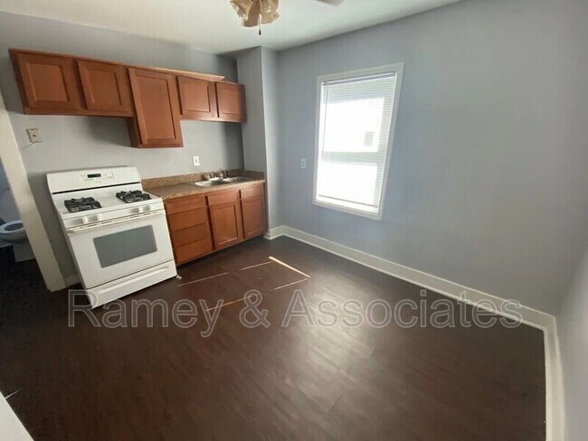 Foto del edificio - 2702 W Jefferson St