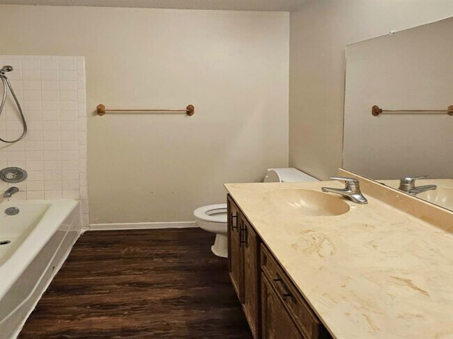 Foto del edificio - 802 Kimberly St