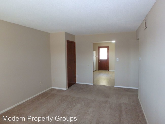 Building Photo - 735 Demaret Dr