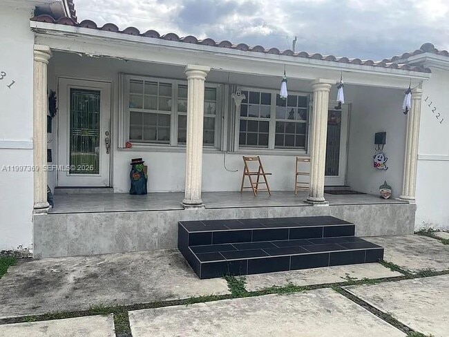 Photo - 11221 NE 9th Ave House