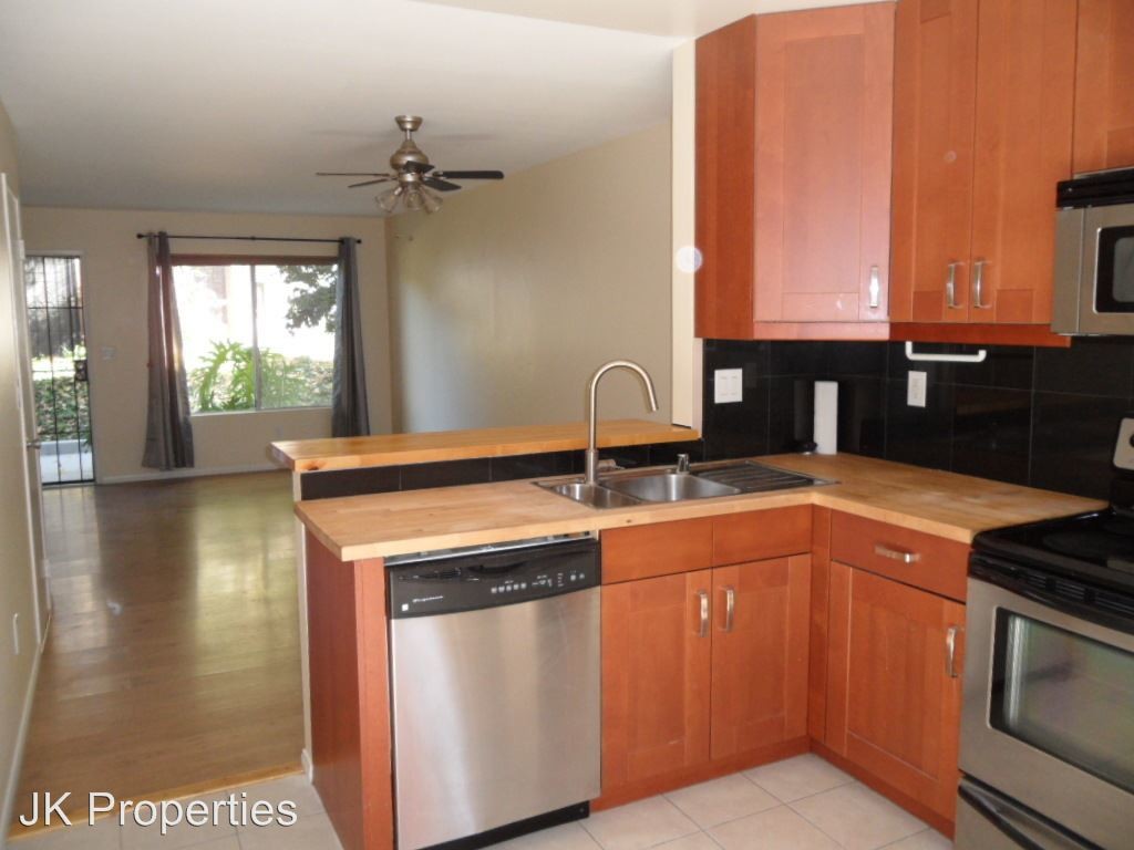 Primary Photo - 2 br, 1 bath House - 6574 Bell Bluff Ave. #A