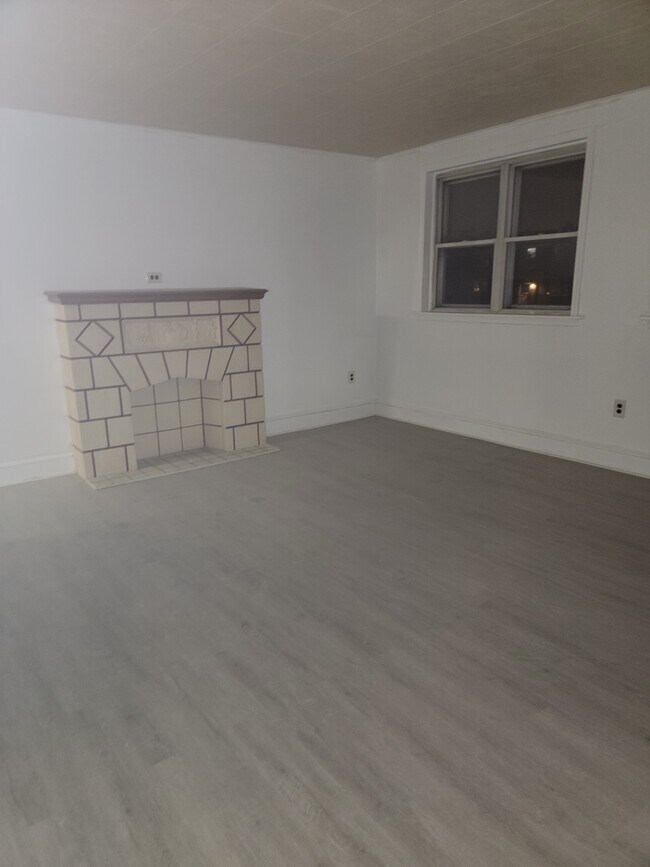 Foto del edificio - 7112 Castor Ave