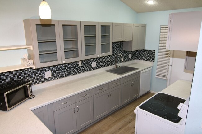 Building Photo - 5 Cognac Ct