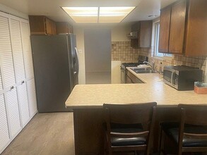 Building Photo - 5840 Foxtail Dr