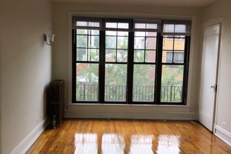 Foto principal - 1749 W Devon Ave