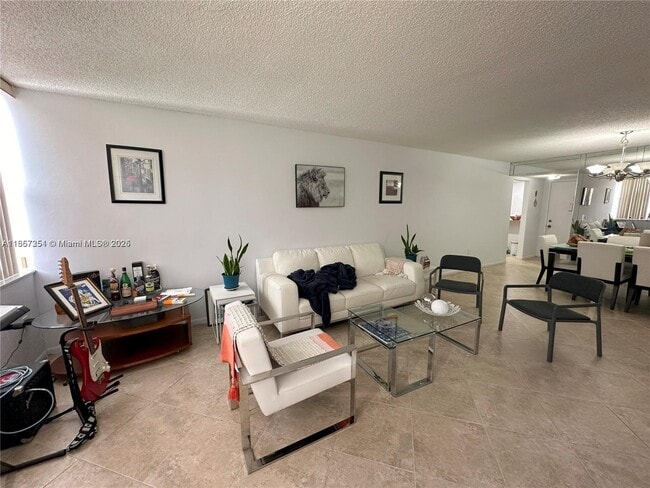 Foto del edificio - 1300 NE Miami Gardens Dr