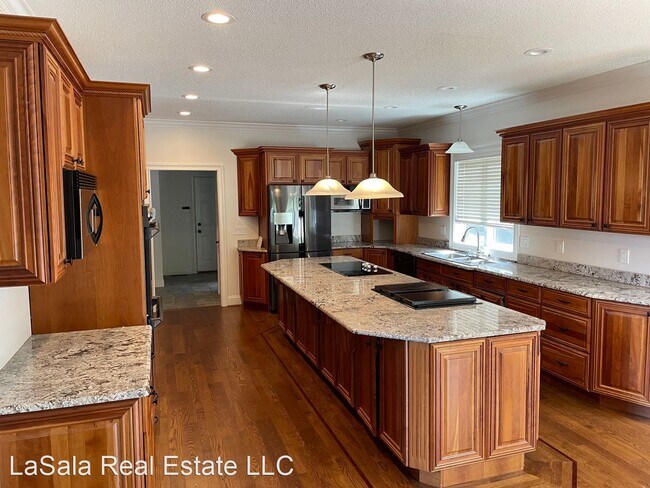 Foto del edificio - 5 br, 4.5 bath House - 34 Hunting Ridge Drive