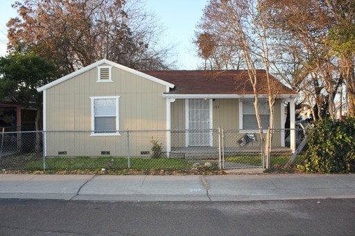 Primary Photo - 207 W 7th St