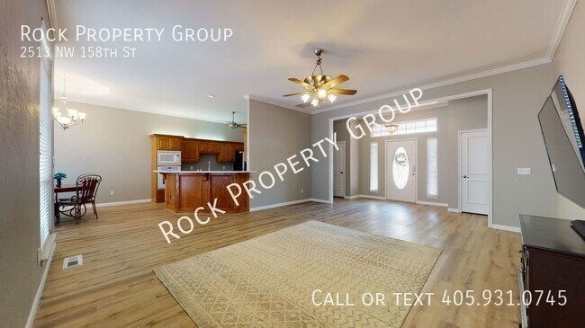 Foto del edificio - Need space? Take a look at this 4 Bedroom/...