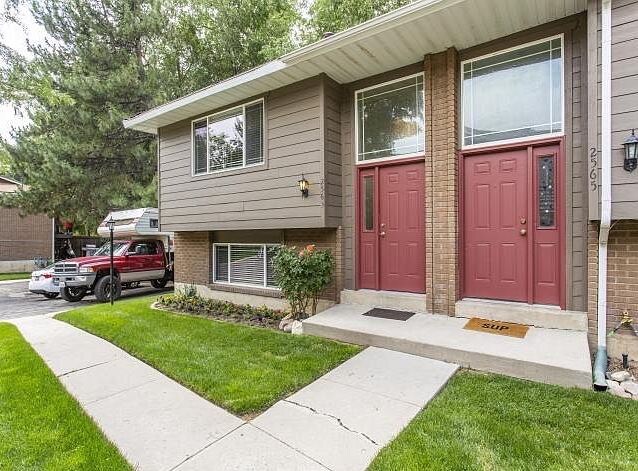 Building Photo - 2563 E Canterbury Ln
