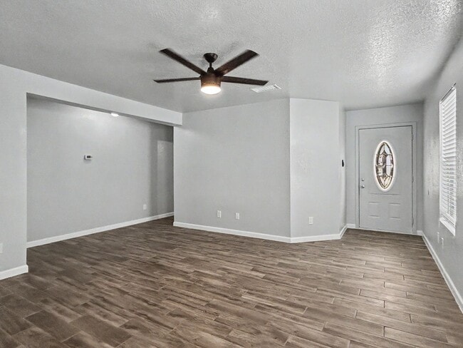 Building Photo - 10138 Southern Sun