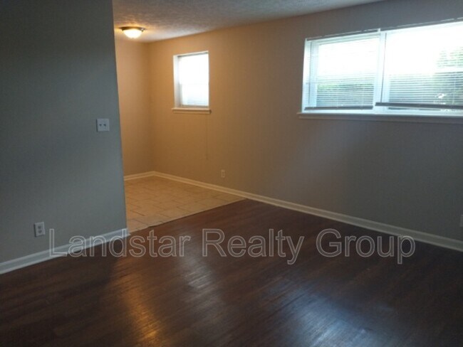 Building Photo - 7320 Six Mile Ln
