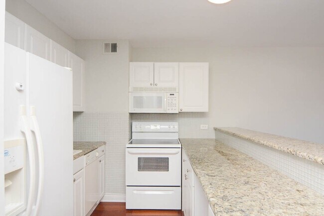 Foto del edificio - 448 W Wellington Ave