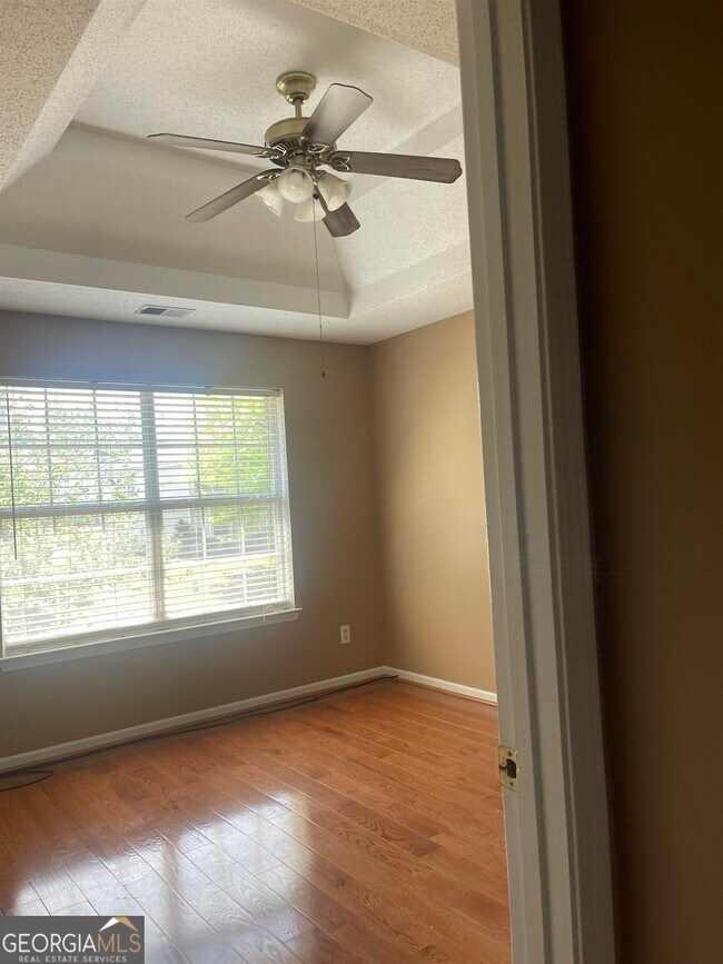 Building Photo - 201 Ernestine Way