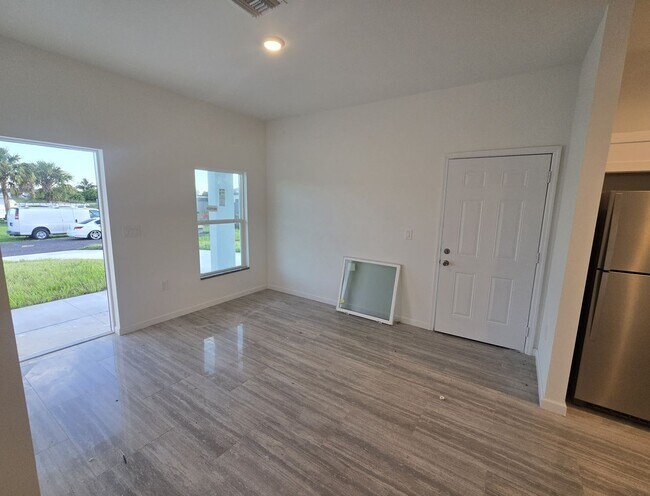 Foto del edificio - Brand New 2/2/1- Great SW Lehigh Acres Loc...