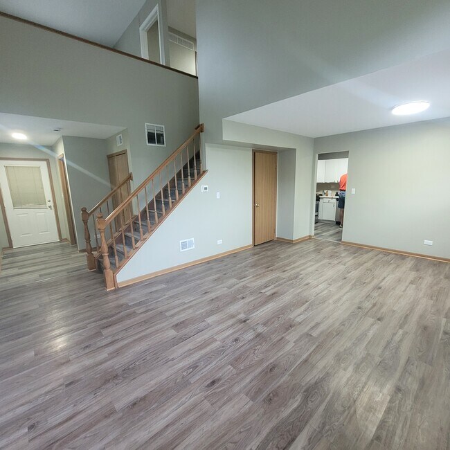 Foto del edificio - 156 Castlewood Ct
