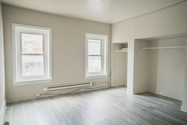Foto del edificio - Spacious 3-Bedroom Home with Brand-New Appliances – Available Now in Allentown!