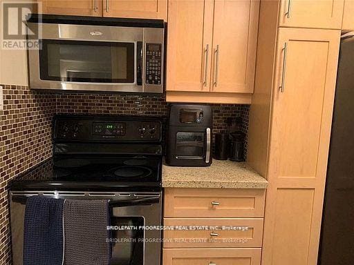 Photo du bâtiment - 1001 Bay St.