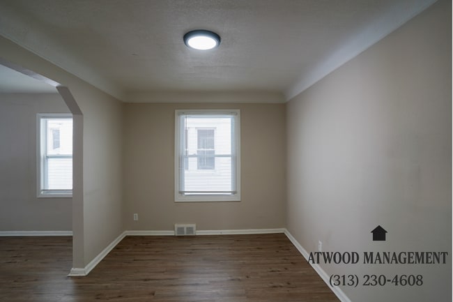 Building Photo - This beautifully updated 3-bedroom, 1-bath single-family home is ready for move-in!