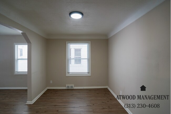 Foto del edificio - This beautifully updated 3-bedroom, 1-bath single-family home is ready for move-in!