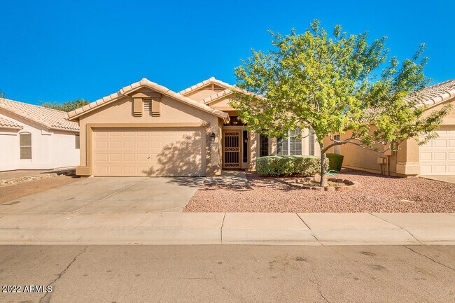 Building Photo - 750 E Baylor Ln