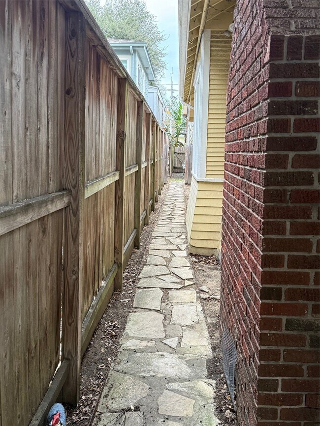 Foto del edificio - 808 Colquitt St