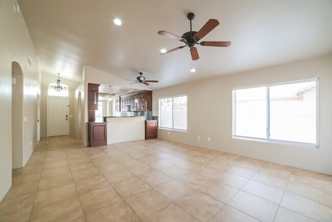 Foto del edificio - 9148 W Kings Ave