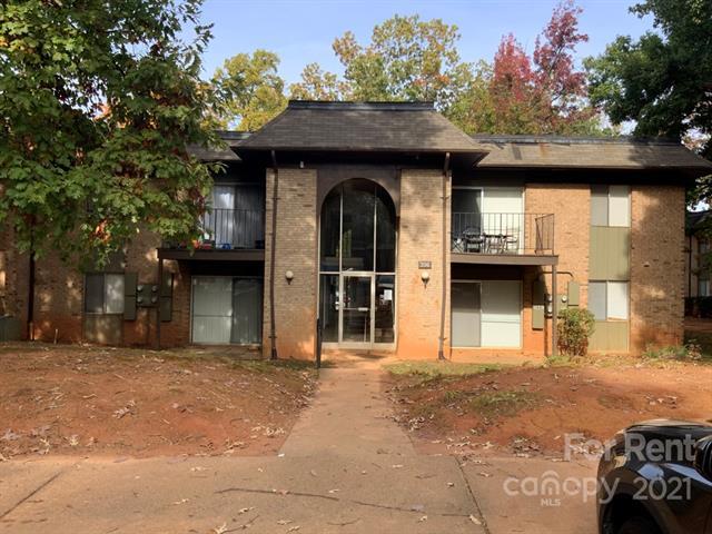 Primary Photo - 306 Orchard Trace Ln